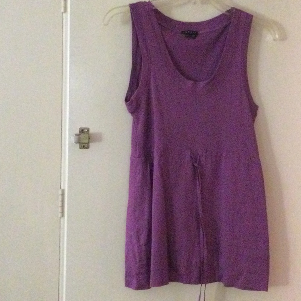Theory top. Longer than regular tshirt
